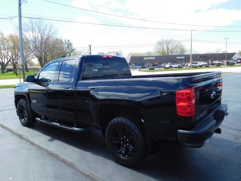 Used 2018 Chevrolet Silverado 1500 LT w/ Midnight Edition AWD/4WD image 3