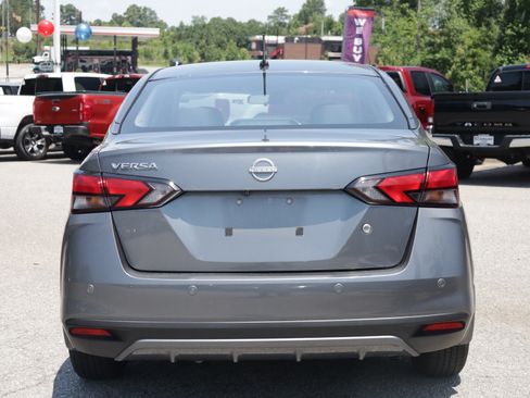 Used 2024 Nissan Versa S w/ Trunk Package FWD image 4