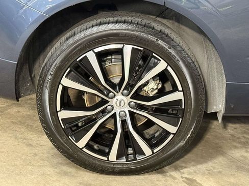 Used 2023 Volvo XC60 B5 Plus w/ Climate Package FWD image 13