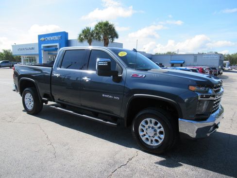 Used 2020 Chevrolet Silverado 2500 LTZ w/ Z71 Off-Road Package AWD/4WD image 4