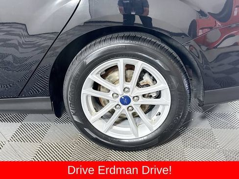 Used 2018 Ford Focus SE FWD image 4