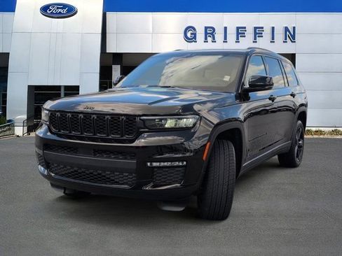 Used 2023 Jeep Grand Cherokee L Limited w/ Black Appearance Package RWD image 11