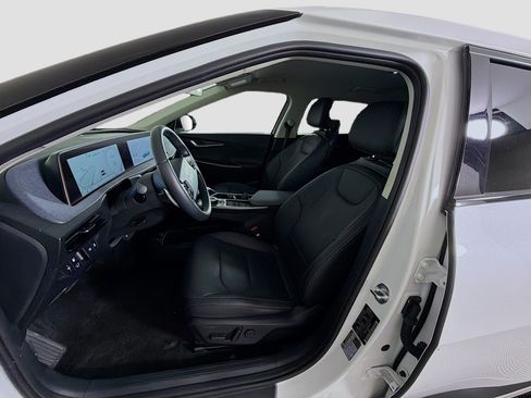 Used 2024 Kia EV6 Wind w/ Wind Technology Package AWD/4WD image 13