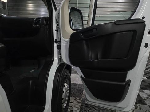 Used 2021 RAM ProMaster 2500 w/ Convenience Group FWD image 28