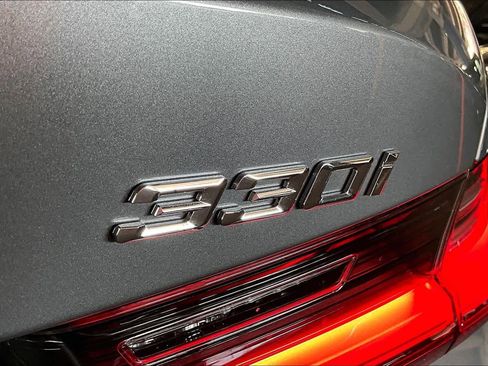 Used 2023 BMW 330i Sedan w/ Premium Package image 10