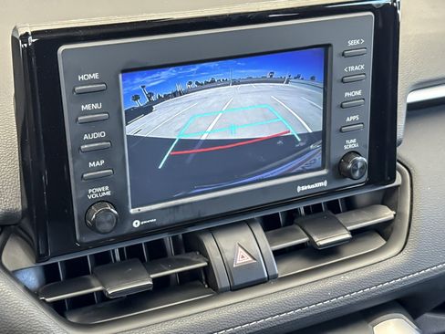 Certified 2021 Toyota RAV4 LE AWD/4WD image 18