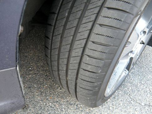 Used 2009 Pontiac Vibe GT image 2