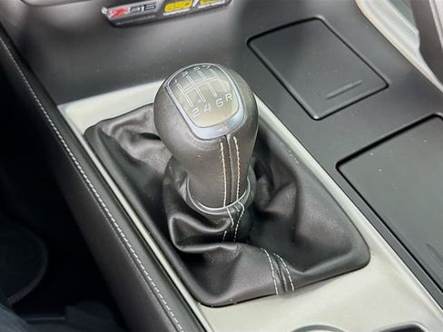 Used 2016 Chevrolet Corvette Z06 w/ 3LZ Preferred Equipment Group RWD image 19