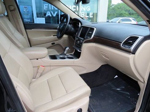 Used 2018 Jeep Grand Cherokee Limited w/ Luxury Group II image 34