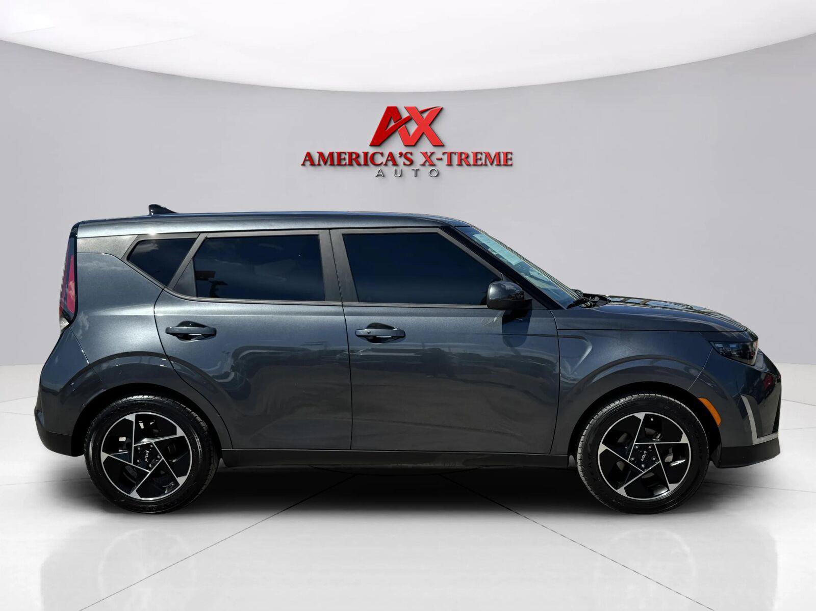 Used 2023 Kia Soul EX FWD image 7