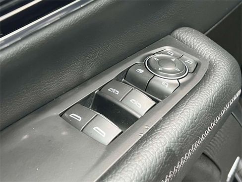 Used 2025 GMC Yukon XL Denali image 18