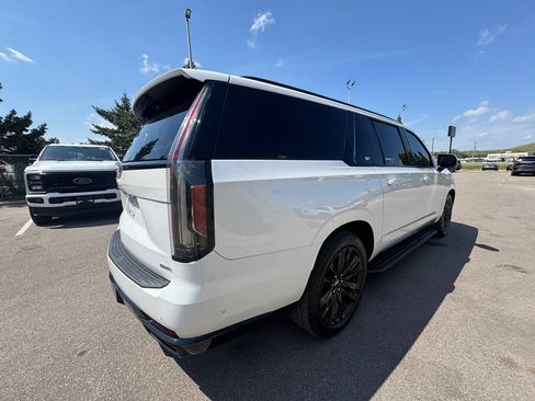 Used 2021 Cadillac Escalade ESV Sport AWD/4WD image 8