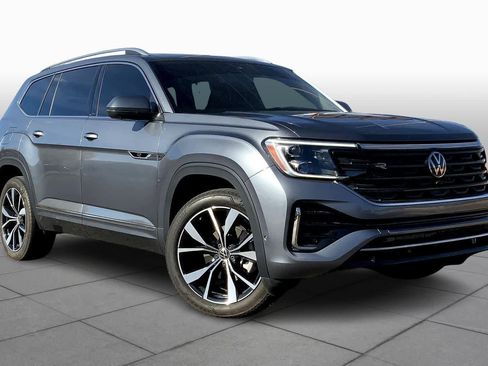 Used 2024 Volkswagen Atlas SEL Premium R-Line image 2