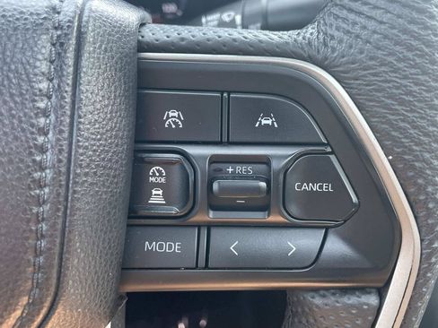 Used 2025 Toyota Tacoma Limited AWD/4WD image 30