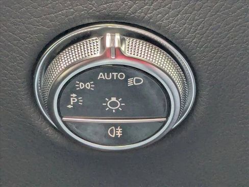 Used 2023 Mercedes-Benz GLC 300 image 13