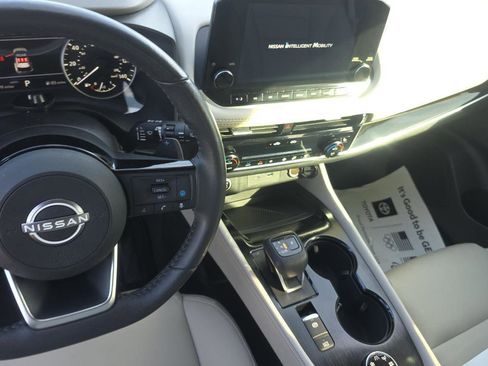 Used 2023 Nissan Rogue SL w/ SL Premium Package image 5