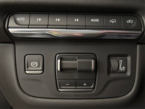 New 2025 Cadillac Escalade ESV Sport Platinum image 19