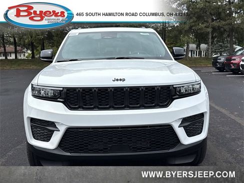 New 2025 Jeep Grand Cherokee Altitude image 34