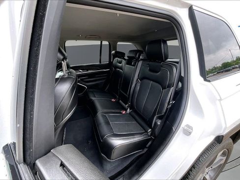 Used 2023 Jeep Grand Cherokee Limited w/ Luxury Tech Group II AWD/4WD image 26