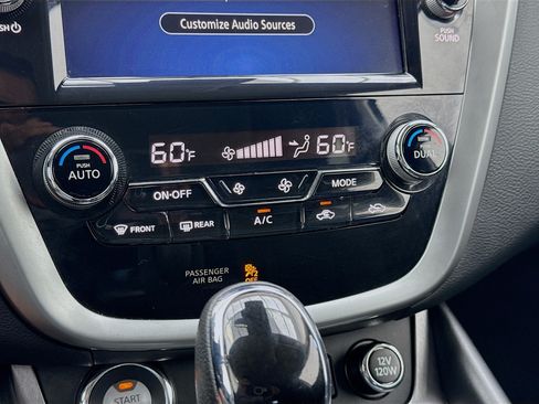 Used 2020 Nissan Murano SV AWD/4WD image 12