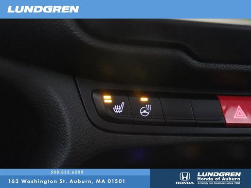 Used 2016 Jeep Renegade Limited image 22