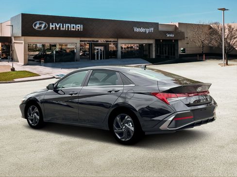 New 2026 Hyundai Elantra SEL Sport FWD image 4