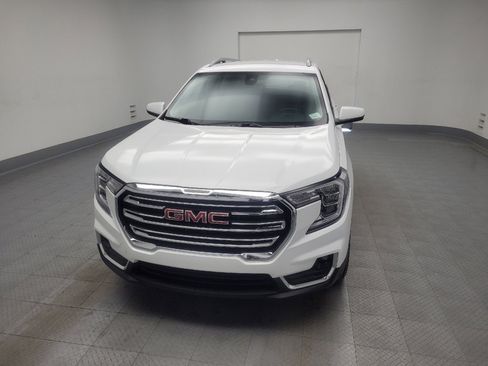 Used 2024 GMC Terrain SLT FWD image 15