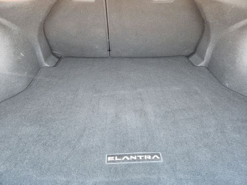 Used 2025 Hyundai Elantra SEL image 32