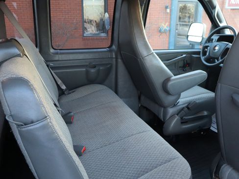 Used 2024 Chevrolet Express 3500 LT w/ LT Preferred Equipment Group image 19