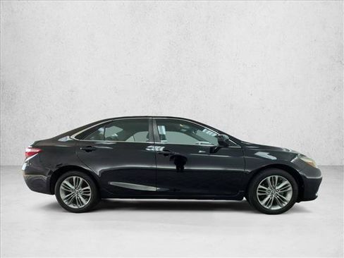 Used 2015 Toyota Camry SE FWD image 4