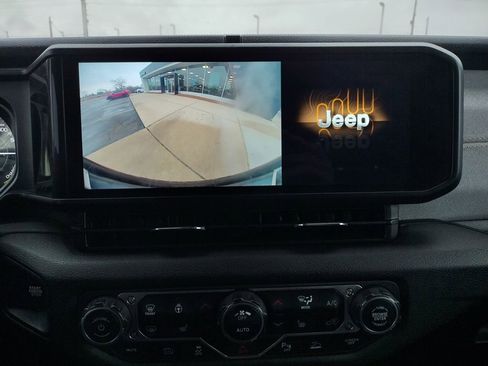 Used 2024 Jeep Wrangler Unlimited w/ Convenience Group image 4