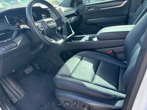 Used 2024 GMC Acadia Elevation w/ Luxury Package FWD image 8