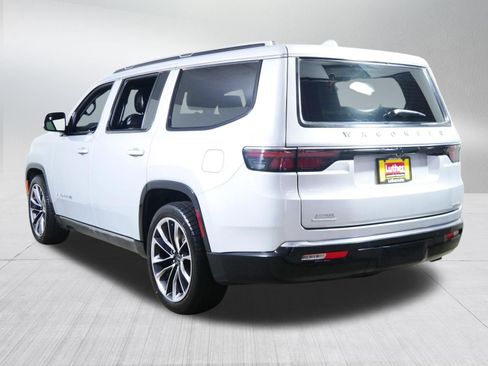 Used 2022 Jeep Wagoneer Series III w/ Premium Group I AWD/4WD image 5