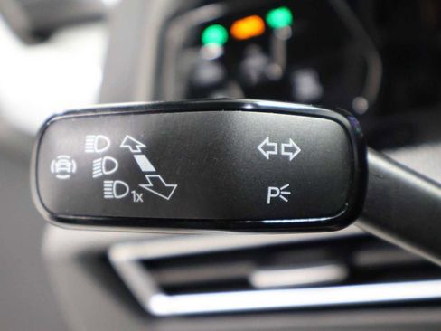 Used 2023 Volkswagen Golf R image 28