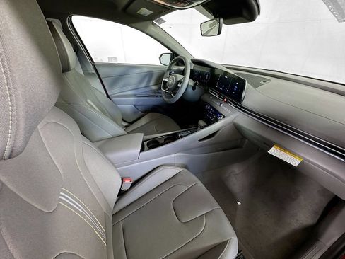 New 2025 Hyundai Elantra SEL FWD image 26