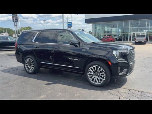 Used 2024 GMC Yukon Denali Ultimate AWD/4WD image 2