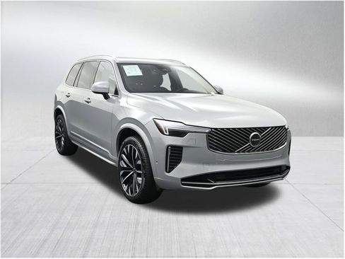Used 2025 Volvo XC90 T8 Plus AWD/4WD image 7