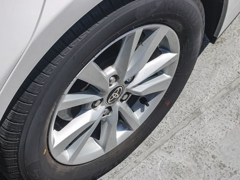 Used 2026 Toyota Camry LE FWD image 10