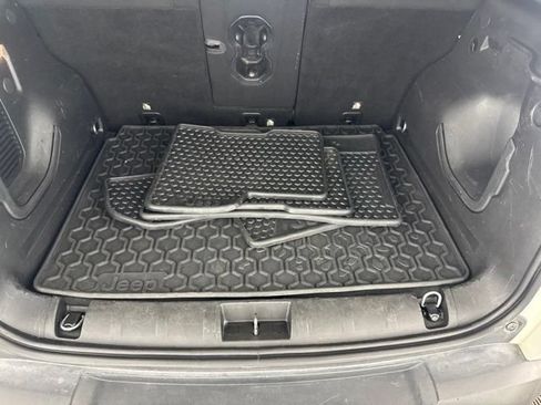 Used 2019 Jeep Renegade Trailhawk w/ Cold Weather Group II AWD/4WD image 30
