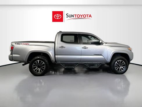 Used 2020 Toyota Tacoma TRD Sport AWD/4WD image 2