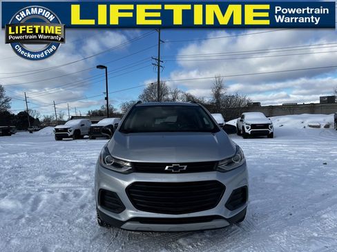 Certified 2022 Chevrolet Trax LT w/ Redline Edition image 3