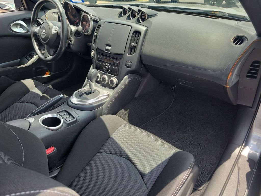 Used 2011 Nissan 370Z Coupe w/ Sport Pkg RWD image 23