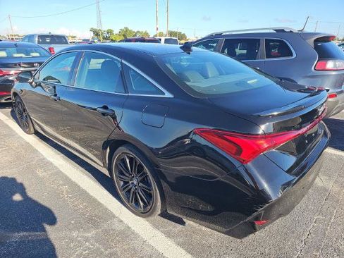 Used 2019 Toyota Avalon XSE w/ All Weather Liner Package FWD image 3