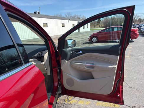 Used 2013 Ford Escape SEL AWD/4WD image 32
