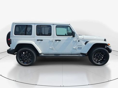 Used 2022 Jeep Wrangler Unlimited Sahara w/ Cold Weather Group AWD/4WD image 2