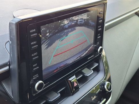 Used 2022 Toyota Corolla LE FWD image 6
