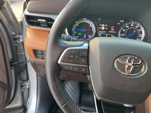 Used 2021 Toyota Highlander Platinum image 22