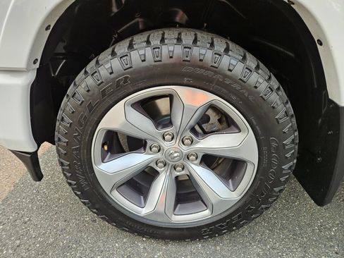 Used 2022 RAM 1500 Limited w/ Body-Colour Bumper Group AWD/4WD image 9