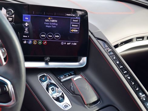 Used 2022 Chevrolet Corvette 3LT w/ Z51 Performance Package image 19