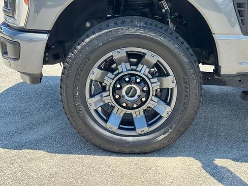 Used 2023 Ford F250 Lariat w/ Lariat Ultimate Package AWD/4WD image 9